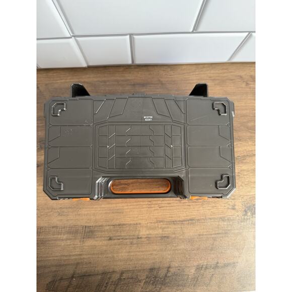 Beyblade Burst Beylocker Carrying Case Orange Black Storage Case with Handle - Picture 2 of 5